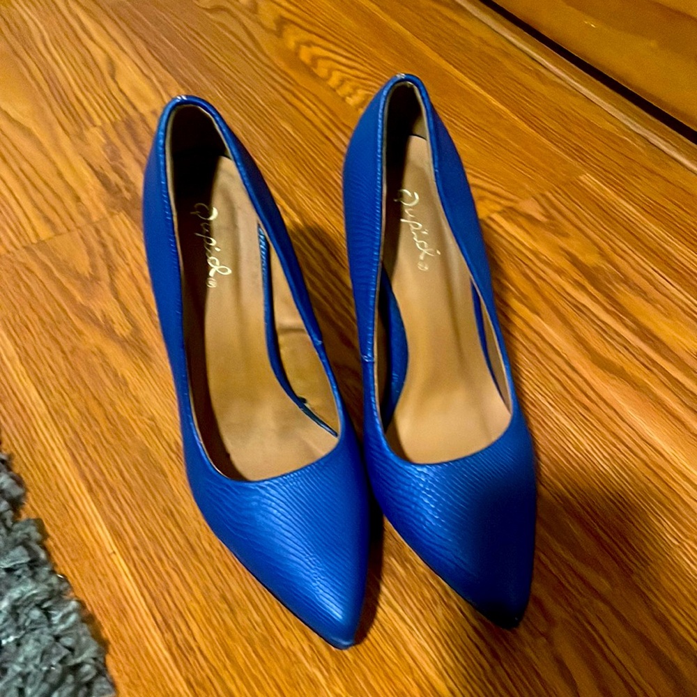 Blue elegant heels